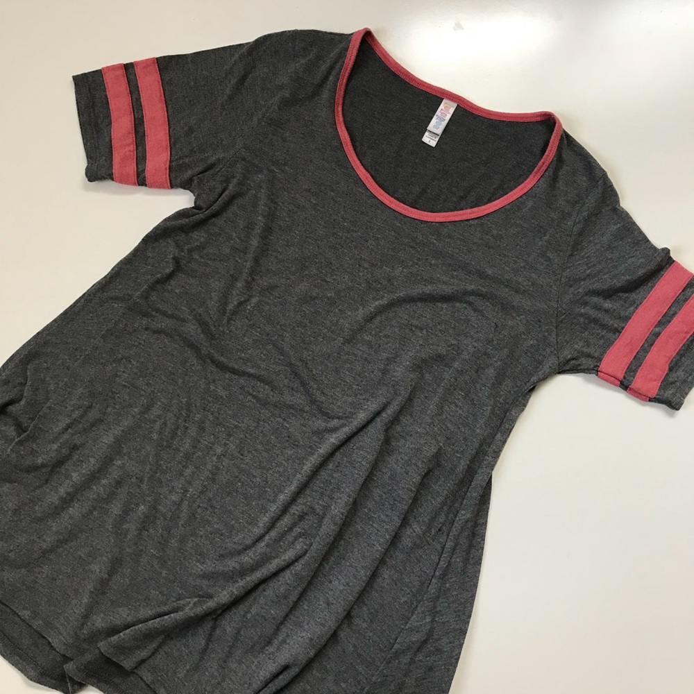 LuLaRoe Small Perfect Tee